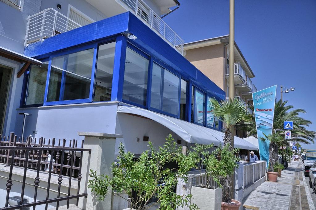 Gabbiano Hotel Чивитанова-Марке Экстерьер фото